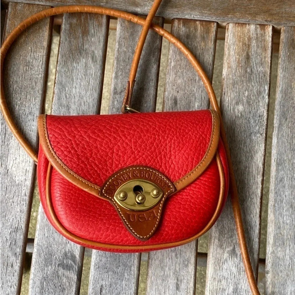 1980-1990s Dooney & Bourke Crossbody, Red Leather Calvary Trooper Purse - Picture 2 of 8